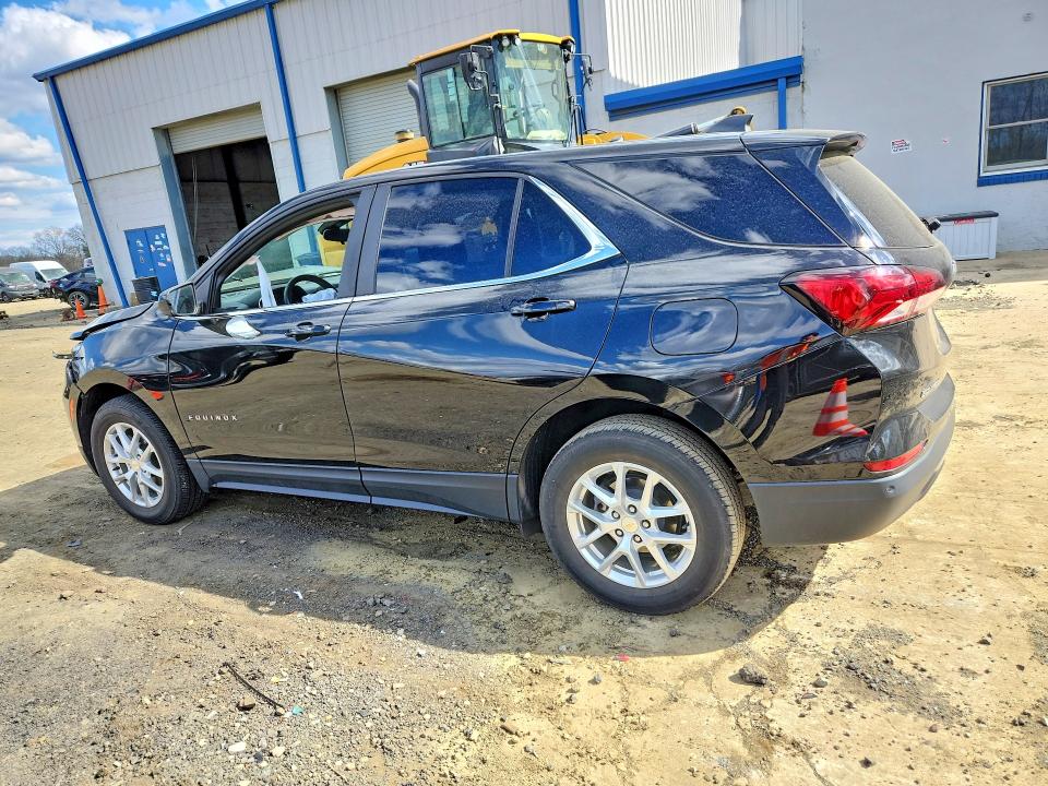 Photo 2 from auction – 2022 CHEVROLET EQUINOX with VIN 3GNAXUEV0NL173708