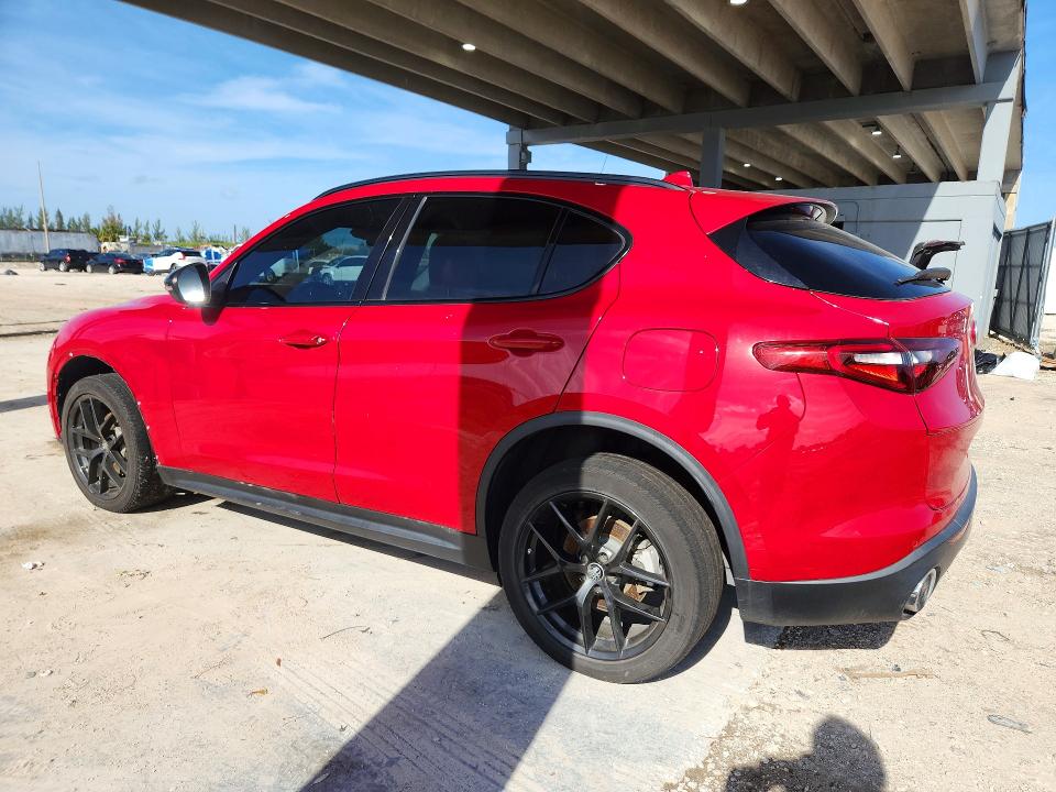 Photo 2 from auction – 2021 ALFA ROMEO STELVIO with VIN ZASPAJAN8M7C99804