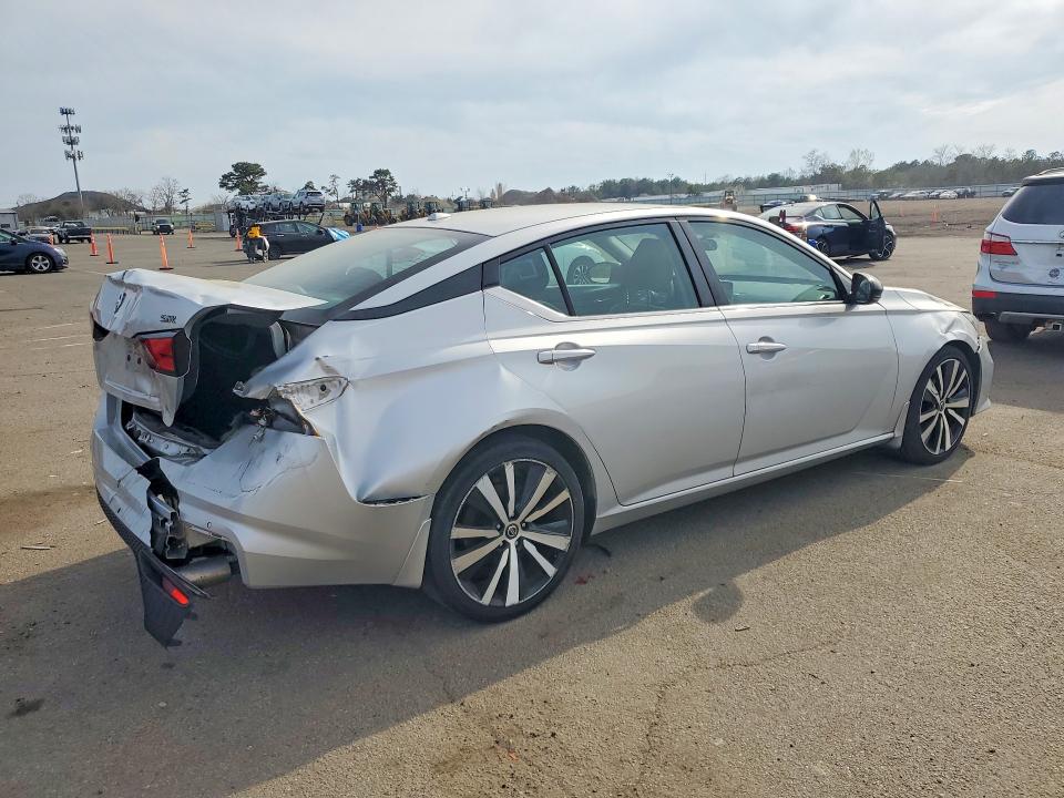 Photo 3 from auction – 2020 NISSAN ALTIMA with VIN 1N4BL4CV6LC138858