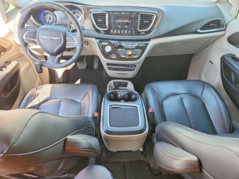 Photo 8 from auction – 2018 CHRYSLER PACIFICA with VIN 2C4RC1EG7JR271302