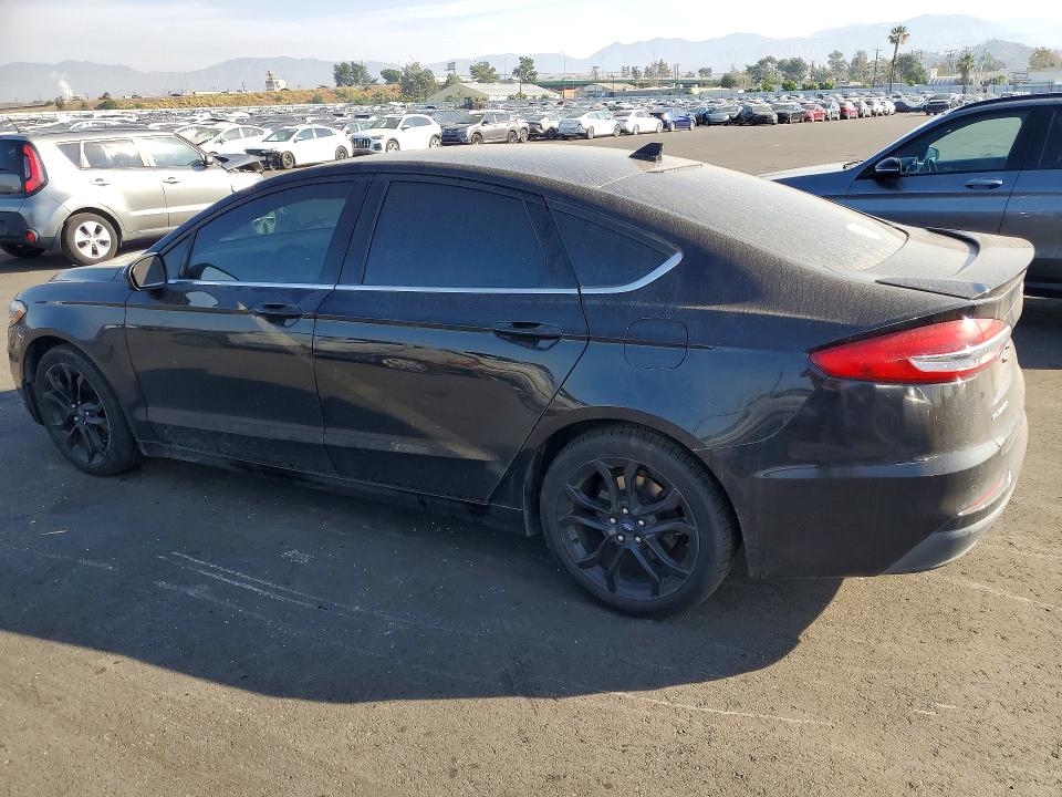 Photo 2 from auction – 2019 FORD FUSION with VIN 3FA6P0HD0KR177394