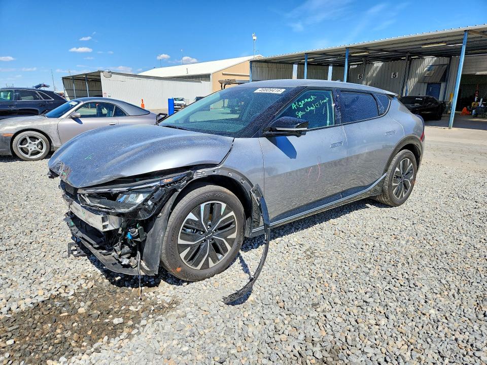 KIA EV6 2024 with VIN KNDC3DLCXR5215516 - Photo from auction