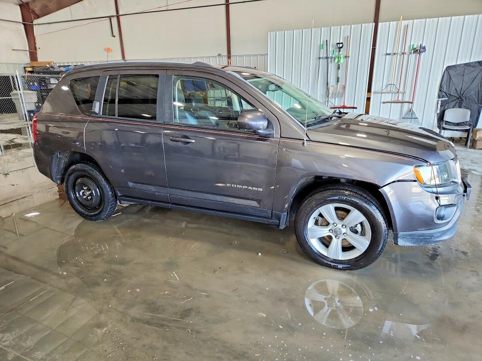 Снимка 4 от търг – 2016 JEEP COMPASS с VIN 1C4NJDEB1GD616927