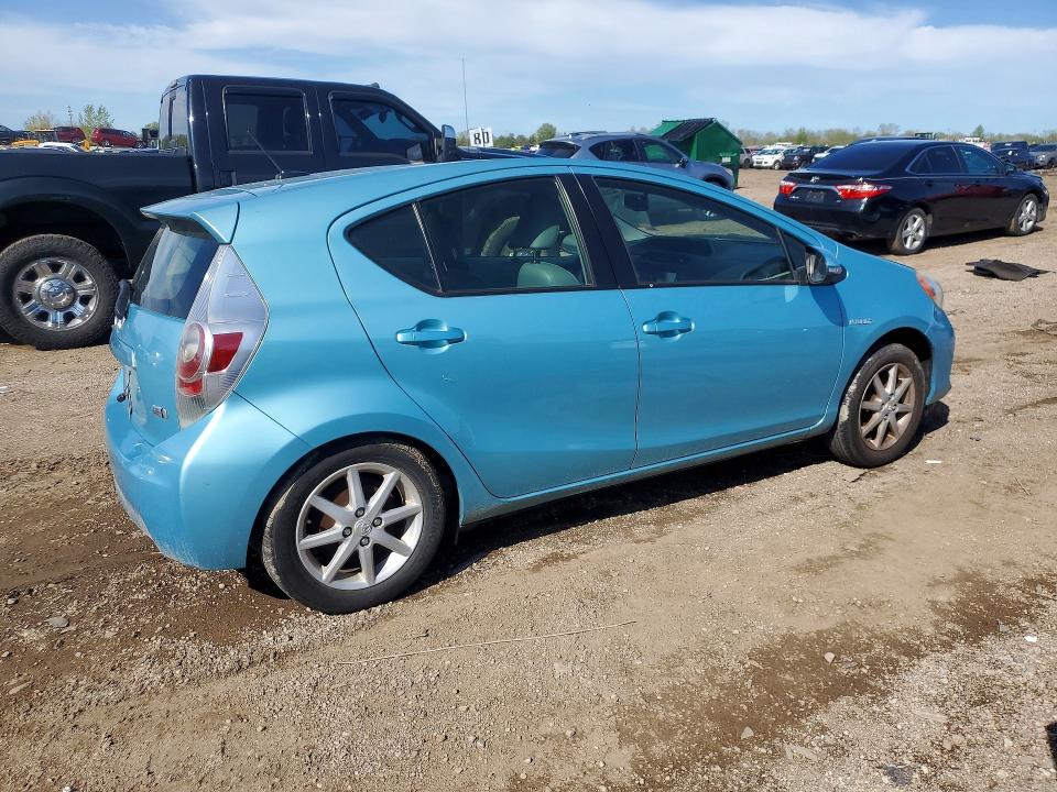 Photo 3 from auction – 2013 TOYOTA PRIUS C with VIN JTDKDTB33D1051076