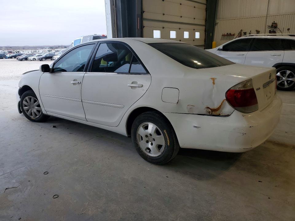 Photo 2 from auction – 2005 TOYOTA CAMRY with VIN 4T1BE32K75U590638