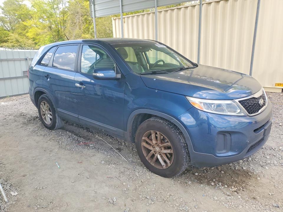 Photo 4 from auction – 2014 KIA SORENTO with VIN 5XYKT3A67EG525109