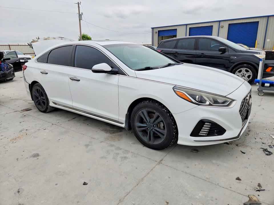 Photo 4 from auction – 2018 HYUNDAI SONATA SEL with VIN 5NPE34AF2JH633529