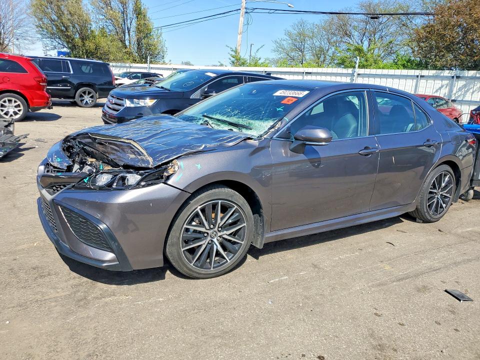 TOYOTA CAMRY 2023 с VIN 4T1G11AKXPU772537 - Снимка от търг