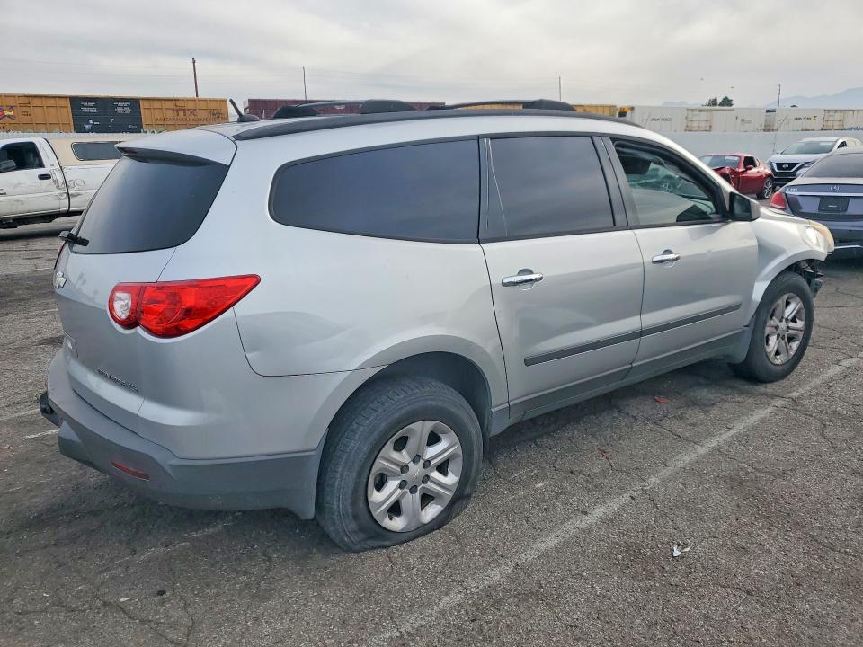 Photo 3 from auction – 2012 CHEVROLET TRAVERSE with VIN 1GNKREED3CJ270675