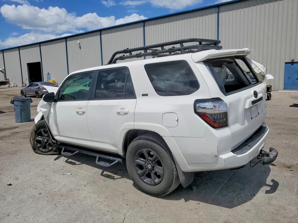 Photo 2 from auction – 2014 TOYOTA 4RUNNER with VIN JTEZU5JR1E5083532
