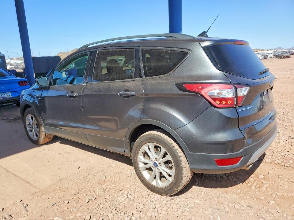 Photo 2 from auction – 2018 FORD ESCAPE with VIN 1FMCU9HD6JUB52920