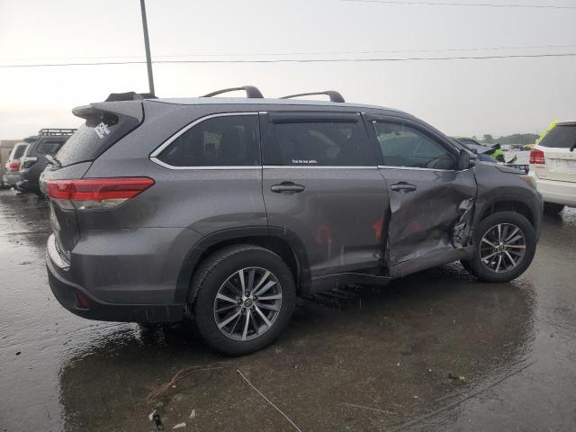 Photo 3 from auction – 2018 TOYOTA HIGHLANDER with VIN 5TDKZRFH8JS538363