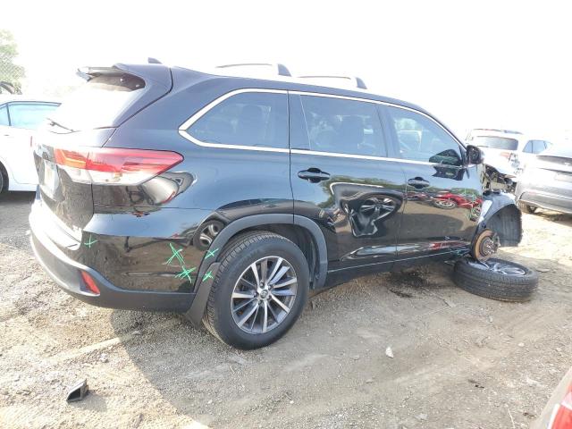 Photo 3 from auction – 2017 TOYOTA HIGHLANDER with VIN 5TDJZRFH8HS370424