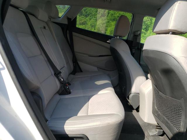 Photo 11 from auction – 2019 HYUNDAI TUCSON SE with VIN KM8J2CA47KU006709