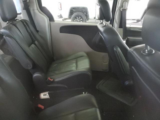 Photo 11 from auction – 2015 CHRYSLER TOWN & COU with VIN 2C4RC1BG0FR716216