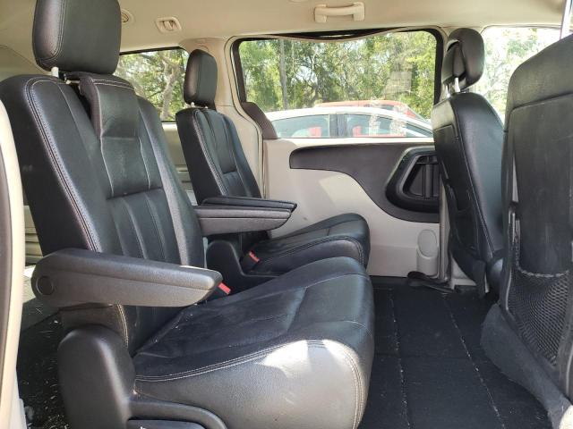 Photo 11 from auction – 2016 CHRYSLER TOWN & COU with VIN 2C4RC1BG2GR291387