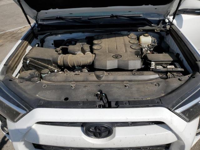 Photo 11 from auction – 2018 TOYOTA 4RUNNER SR with VIN JTEBU5JRXJ5566738
