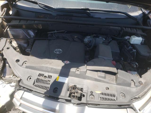 Photo 12 from auction – 2019 TOYOTA HIGHLANDER with VIN 5TDKZRFH0KS361941