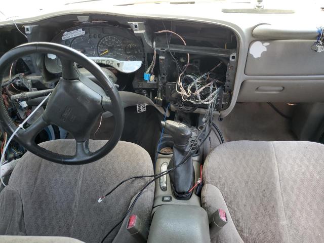 Photo 8 from auction – 2000 GMC JIMMY with VIN 1GKDT13W1Y2163422