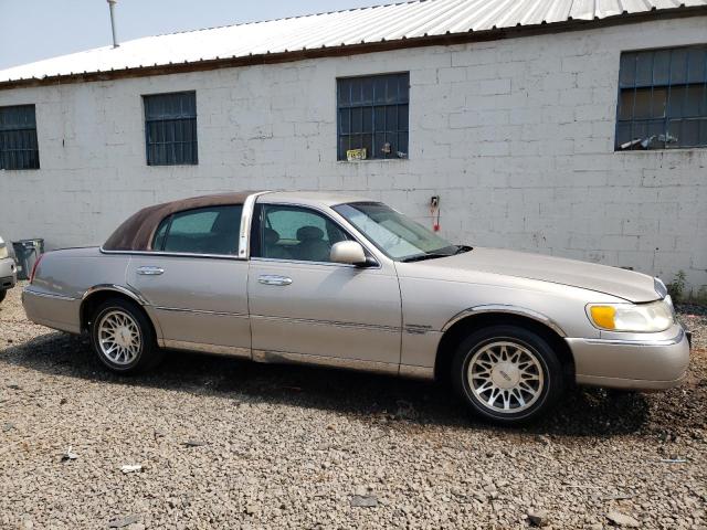 Photo 4 from auction – 2000 LINCOLN TOWN CAR S with VIN 1LNHM82W0YY783353