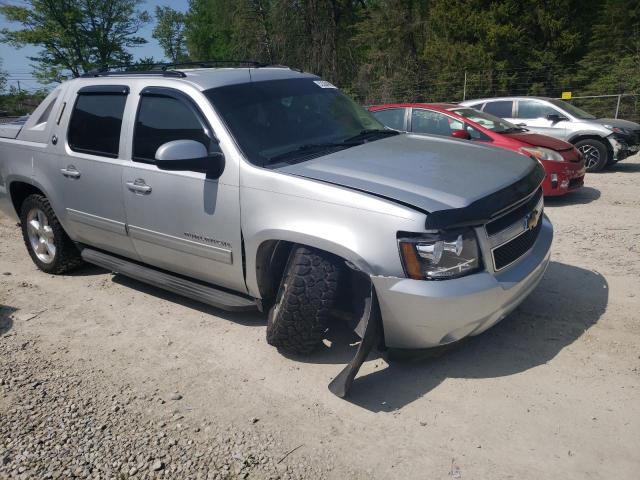 Photo 4 from auction – 2013 CHEVROLET AVALANCHE with VIN 3GNTKFE75DG111765