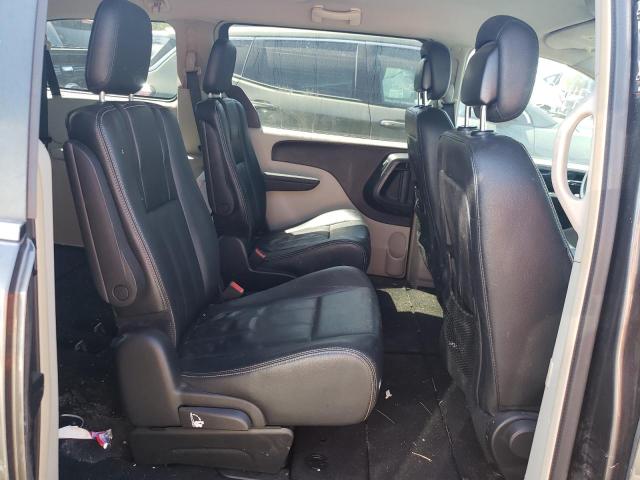 Photo 11 from auction – 2016 CHRYSLER TOWN & COU with VIN 2C4RC1BG3GR205312