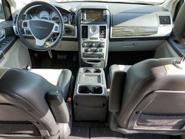 Photo 8 from auction – 2010 CHRYSLER TOWN & COU with VIN 2A4RR5DX0AR290467