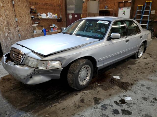 FORD CROWN VICT 2000 with VIN 2FAFP74W2YX171235 - Photo from auction