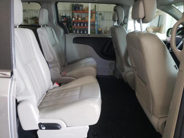 Photo 11 from auction – 2016 CHRYSLER TOWN & COU with VIN 2C4RC1BG0GR104423