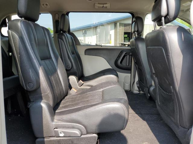 Photo 11 from auction – 2012 CHRYSLER TOWN & COU with VIN 2C4RC1CG1CR414461