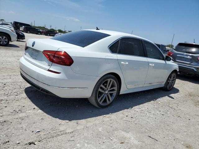 Photo 3 from auction – 2016 VOLKSWAGEN PASSAT with VIN 1VWAT7A30GC058922