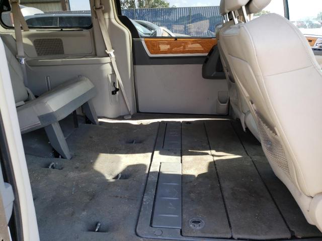 Photo 11 from auction – 2010 CHRYSLER TOWN & COU with VIN 2A4RR7DX2AR454684