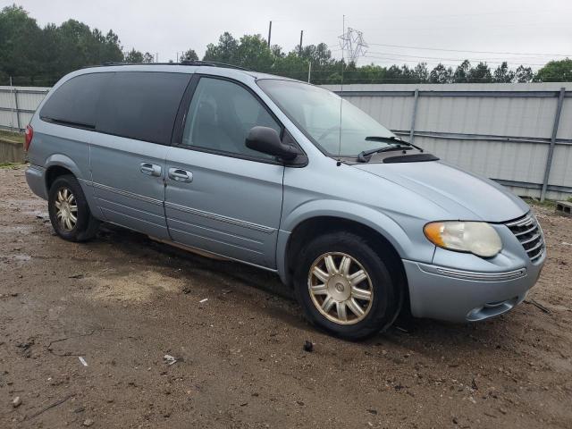 Photo 4 from auction – 2005 CHRYSLER TOWN & COU with VIN 2C8GP54L35R541826