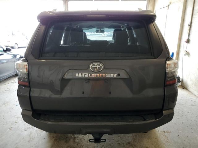 Photo 6 from auction – 2018 TOYOTA 4RUNNER SR with VIN JTEBU5JR2J5597126