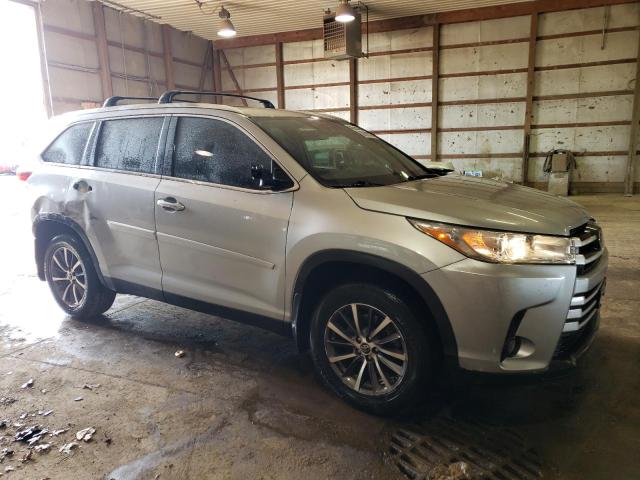 Photo 4 from auction – 2019 TOYOTA HIGHLANDER with VIN 5TDJZRFH0KS716991