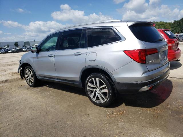Photo 2 from auction – 2017 HONDA PILOT TOUR with VIN 5FNYF6H90HB034217