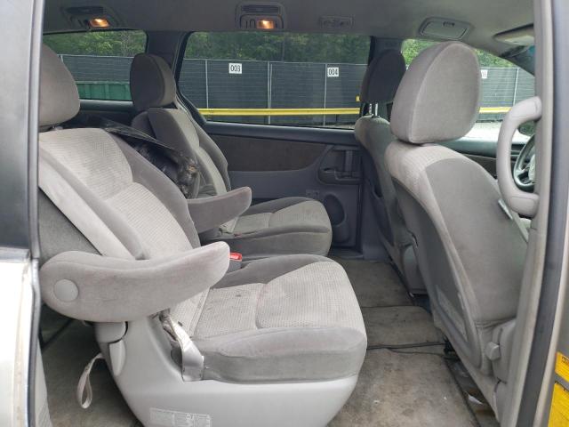 Photo 11 from auction – 2010 TOYOTA SIENNA CE with VIN 5TDKK4CC9AS314339