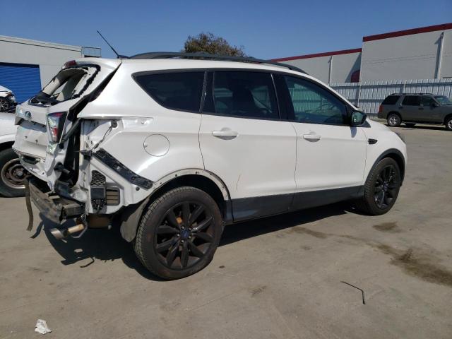 Photo 3 from auction – 2017 FORD ESCAPE SE with VIN 1FMCU0GD9HUA51152