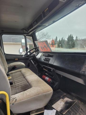 Photo 5 from auction – 2001 FREIGHTLINER MEDIUM CON with VIN 1FVABXAK41HH39406
