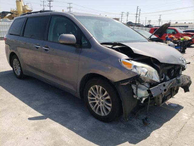 Photo 4 from auction – 2015 TOYOTA SIENNA XLE with VIN 5TDYK3DC4FS657523