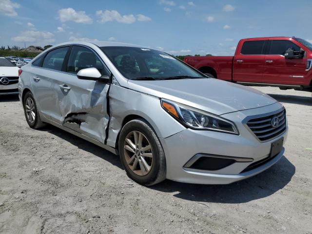 Photo 4 from auction – 2017 HYUNDAI SONATA SE with VIN 5NPE24AF4HH584878