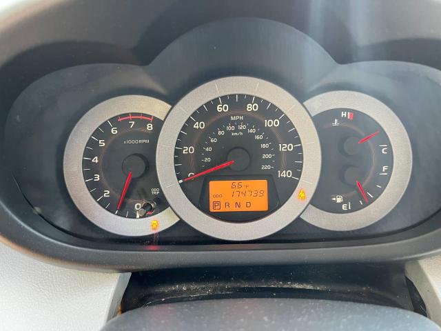 Photo 8 from auction – 2011 TOYOTA RAV4 with VIN JTMBF4DV8BD040939