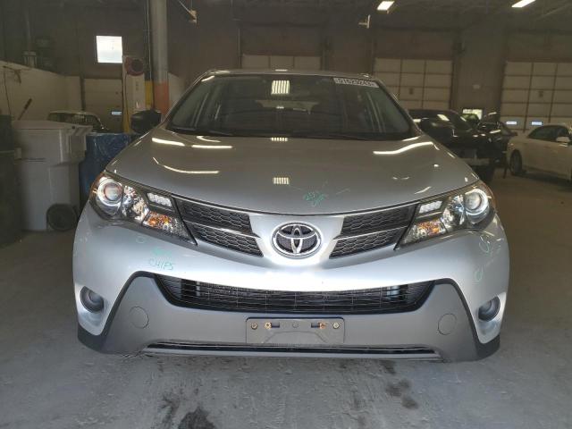 Photo 5 from auction – 2015 TOYOTA RAV4 LE with VIN JTMBFREV5FJ040772