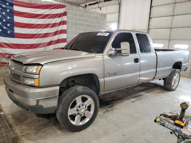 CHEVROLET SILVERADO 2003 with VIN 1GCHC29183E111100 - Photo from auction