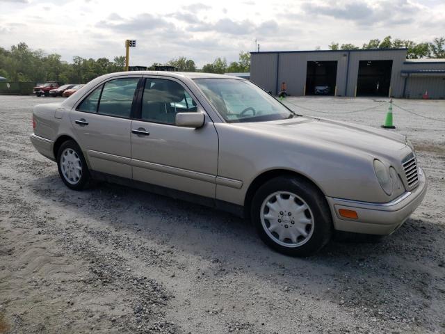 Photo 4 from auction – 1998 MERCEDES-BENZ E 320 4MAT with VIN WDBJF82F5WX007110