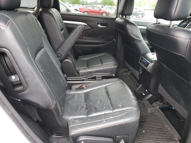 Photo 11 from auction – 2016 TOYOTA HIGHLANDER with VIN 5TDKKRFH2GS179900