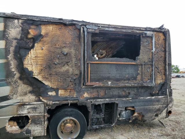 Photo 9 from auction – 2005 FREIGHTLINER MCL MOTORH with VIN 4UZAAHDC45CU36081