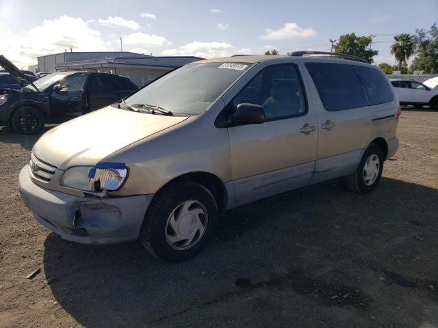 TOYOTA SIENNA LE 2001 with VIN 4T3ZF13C61U335486 - Photo from auction
