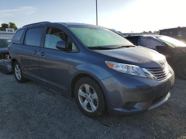 Photo 4 from auction – 2017 TOYOTA SIENNA LE with VIN 5TDKZ3DC4HS771896