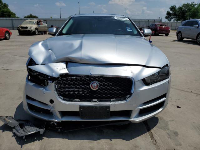 Foto 5 de la subasta – 2017 JAGUAR XE con VIN SAJAR4BG2HA947270